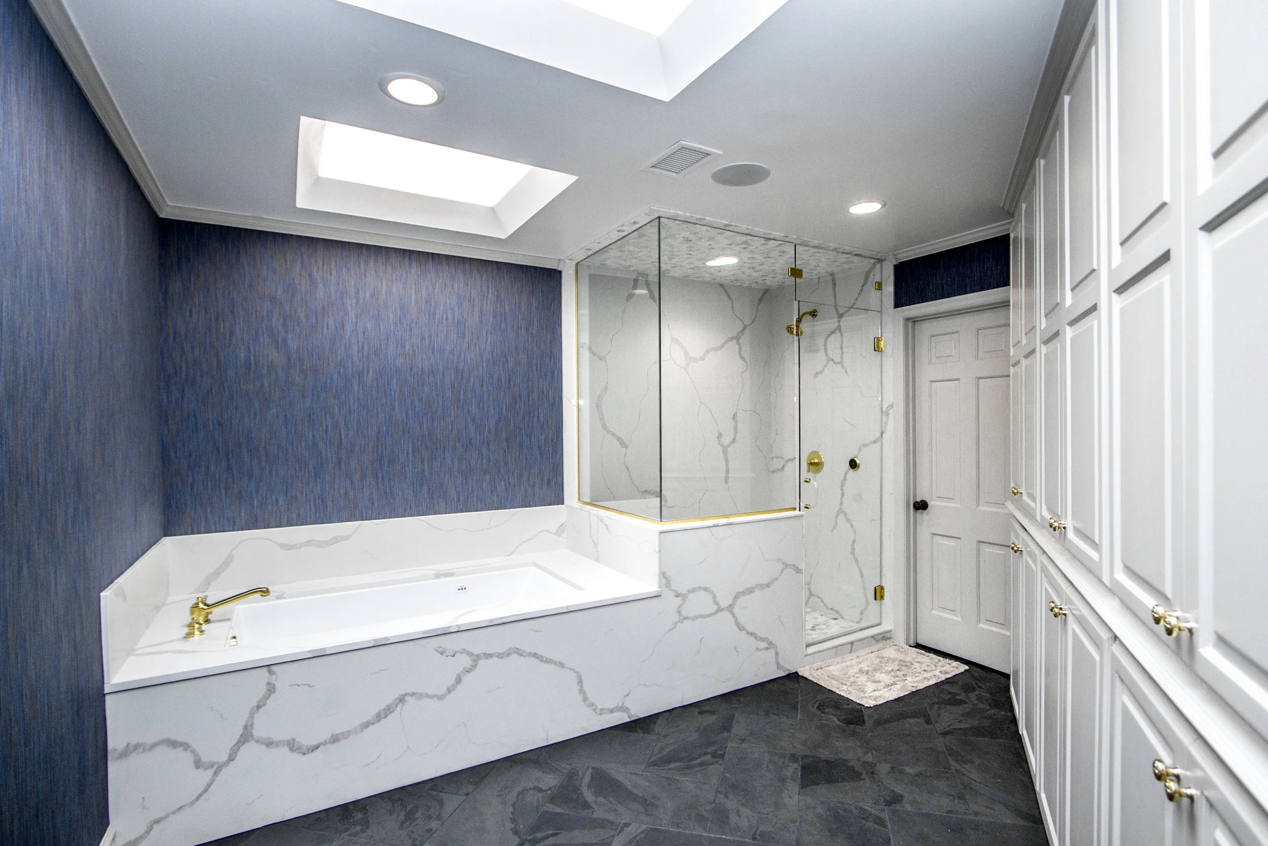 Custom home interior by Rosenbach Contractors