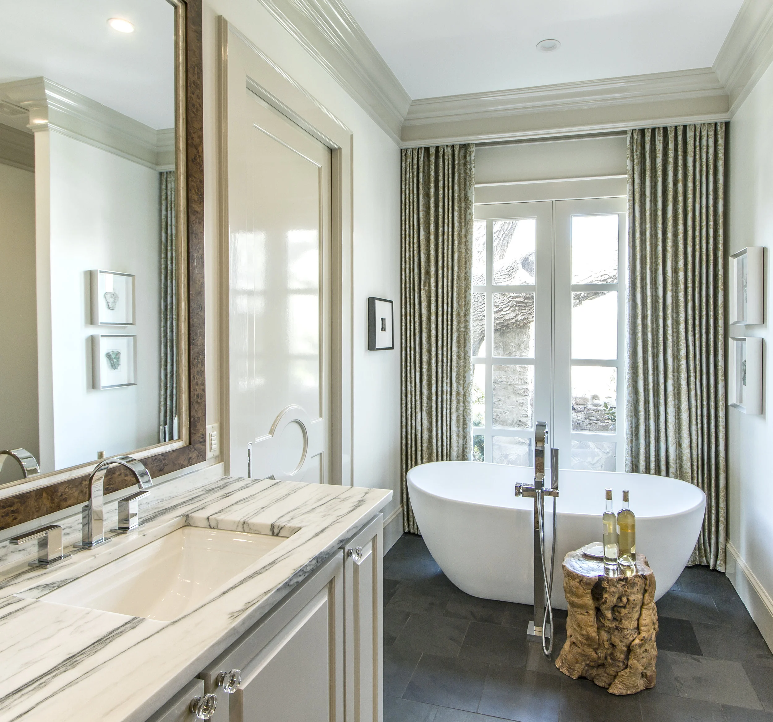 Custom home interior by Rosenbach Contractors